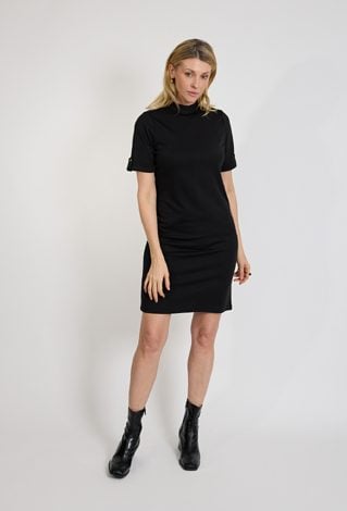 Czarna sukienka dopasowana elegancka