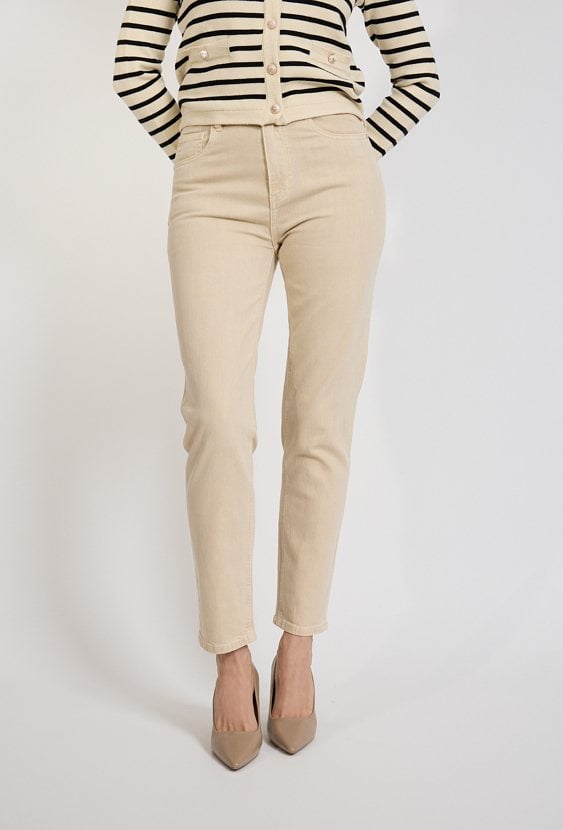 Beżowe spodnie damskie z prostą nogawką