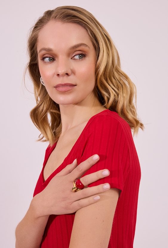 Czerwona Bluzka w Prążek z Dekoltem