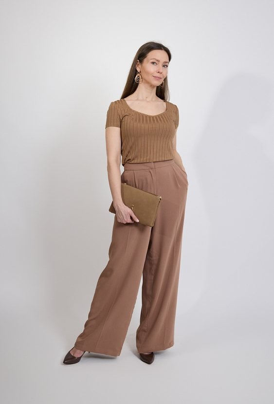 Brązowa bluzka damska prążkowana