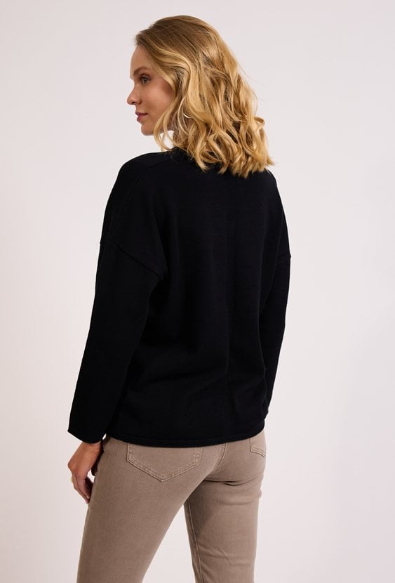 Czarny sweter damski