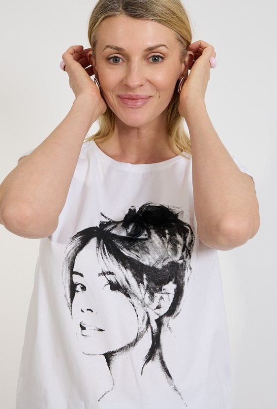 T-shirt damski biały z grafiką twarzy