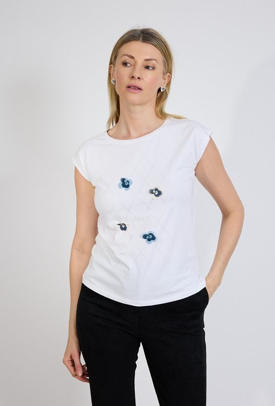 Biały t-shirt damski z aplikacją kwiatową