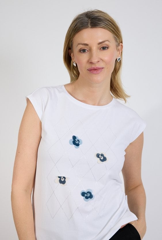 Biały t-shirt damski z aplikacją kwiatową