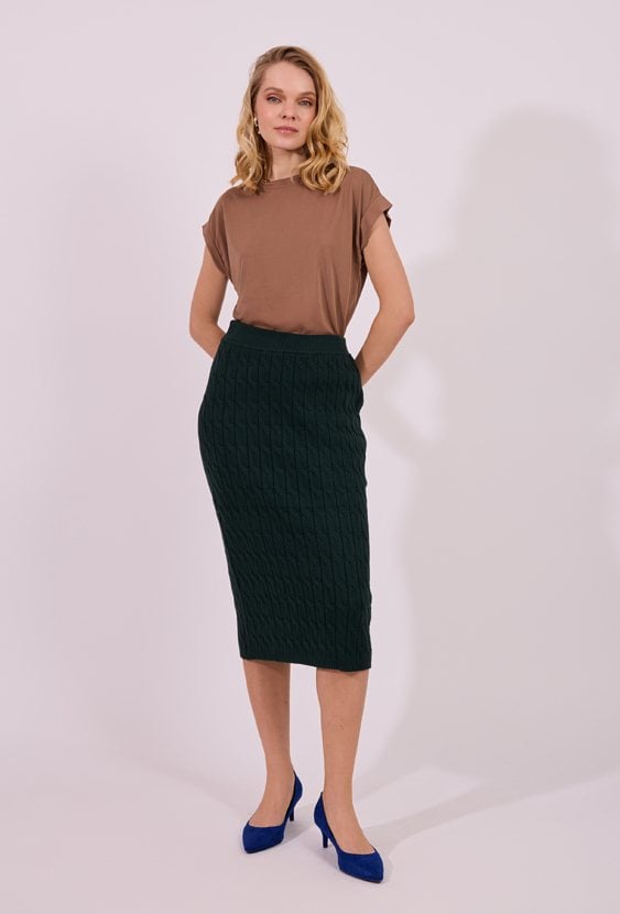 Elegancka dzianinowa spódnica midi