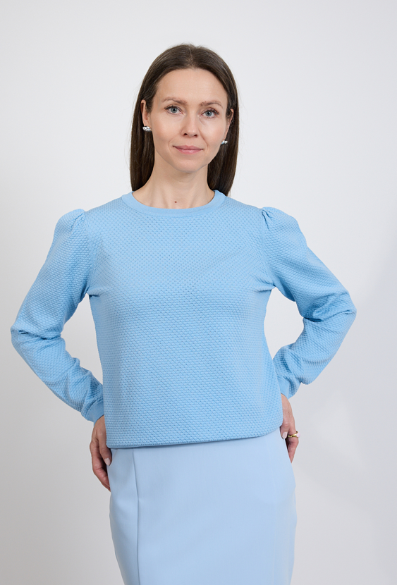 Sweter damski jasnoniebieski z fakturowanej dzianiny