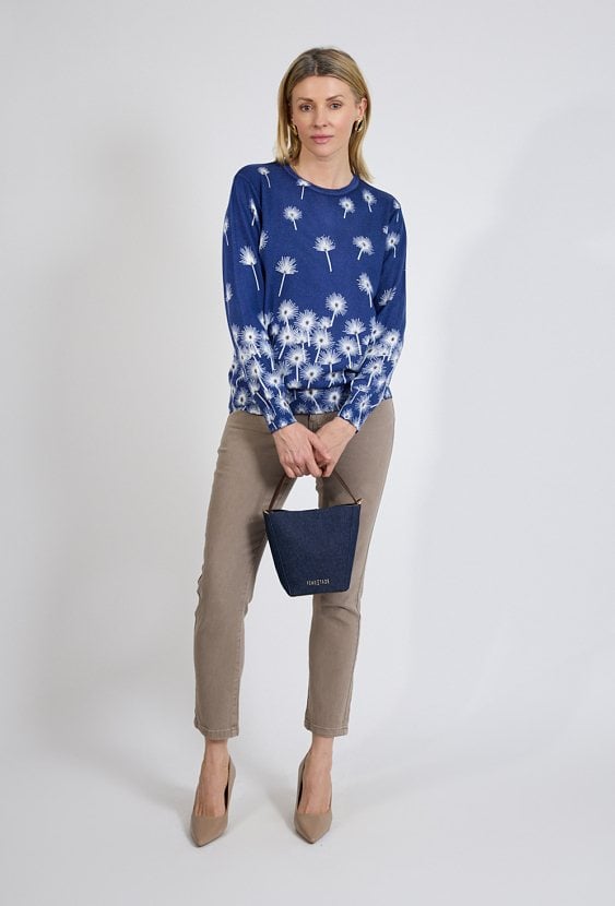 Granatowy sweter damski w kwiaty cienki