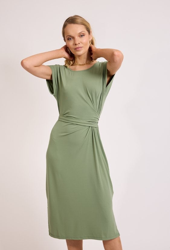 Sukienka dzianinowa z wiązaniem