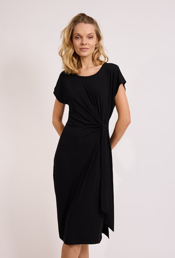Czarna sukienka z drapowaniem
