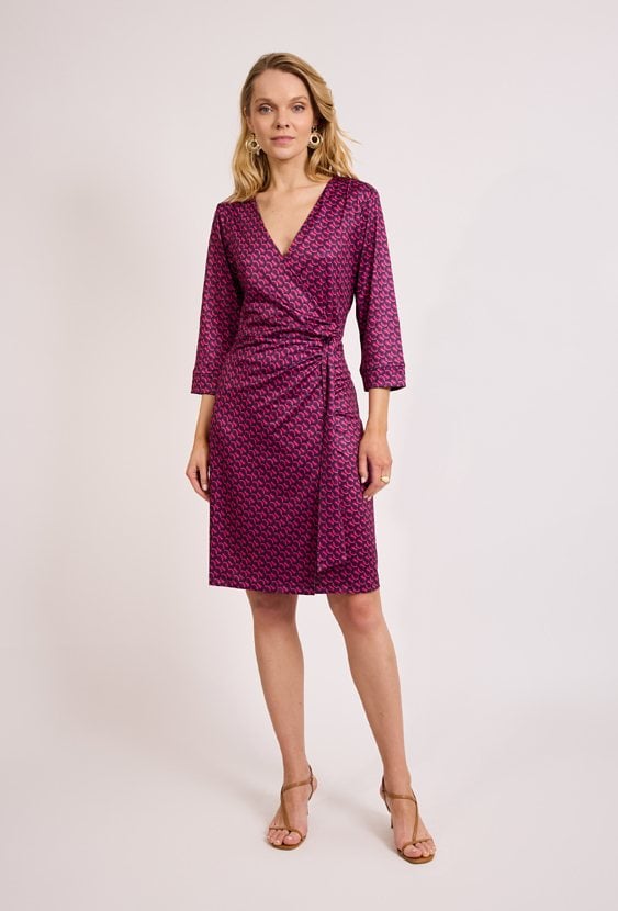 Różowa sukienka kopertowa