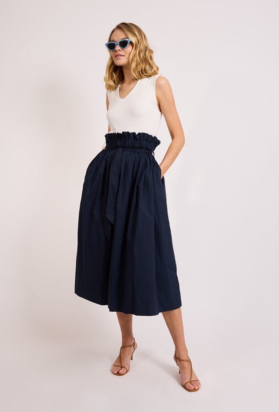 Granatowa spódnica maxi z wiązaniem w talii