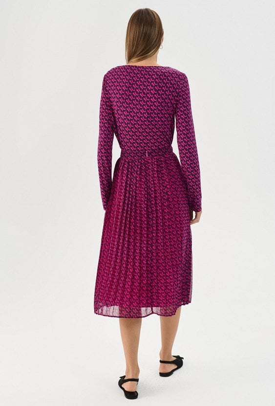 Różowa plisowana spódnica midi we wzór