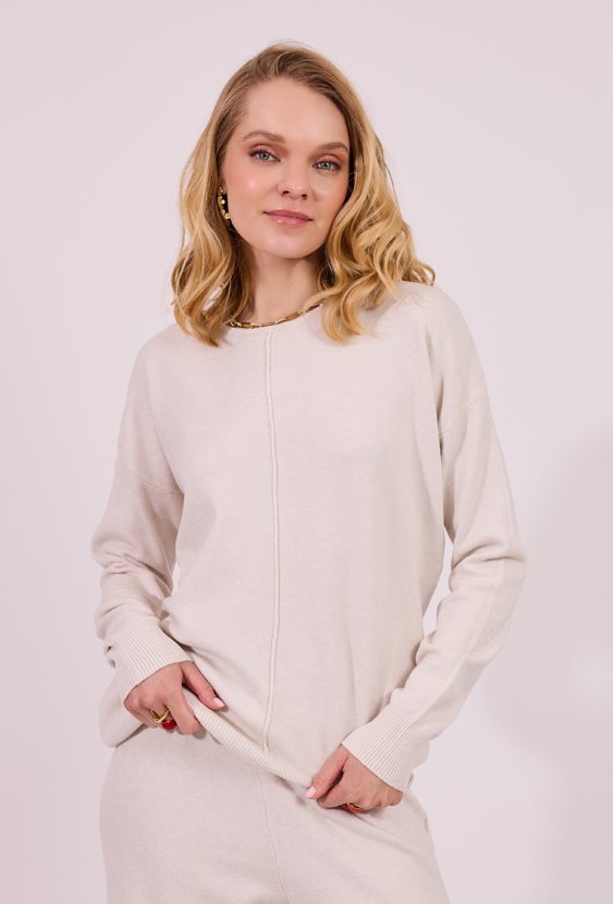Beżowy sweter damski z okrągłym dekoltem