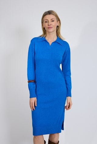 Niebieska sukienka dzianinowa midi