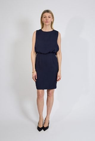 Elegancka sukienka bez rękawów granatowa