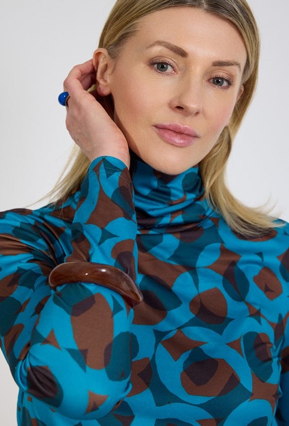 Wzorzysta bluzka z golfem