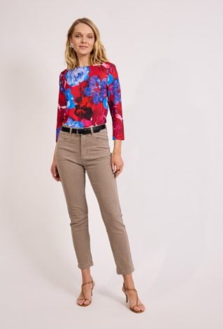 Czerwona bluzka w kwiaty z rękawem 3/4