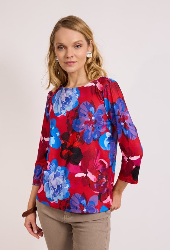 Czerwona bluzka w kwiaty z rękawem 3/4