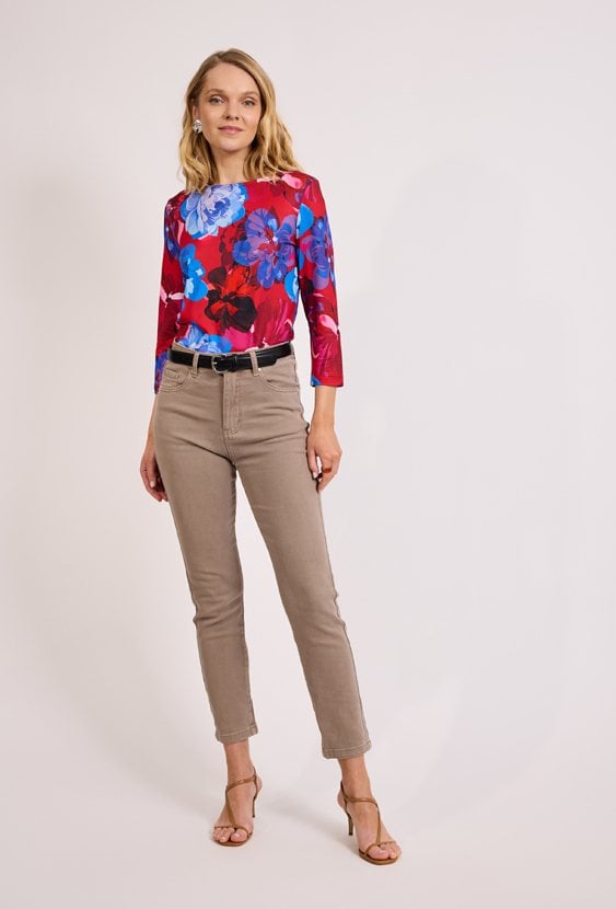 Czerwona bluzka w kwiaty z rękawem 3/4