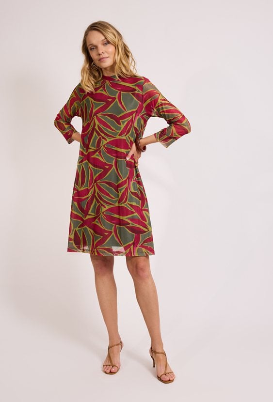 Wzorzysta sukienka z długim rękawem