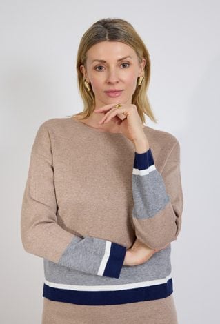 Beżowy sweter damski z kontrastowym wykończeniem