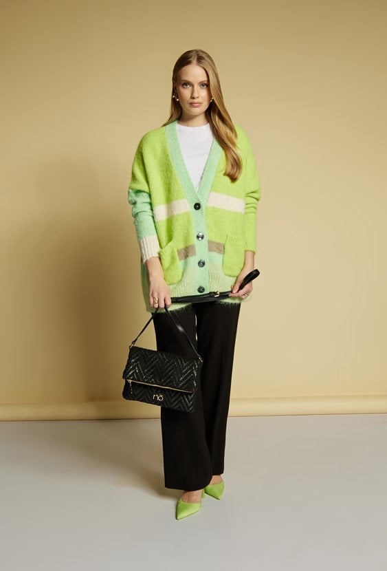 Stylowa torebka z klapą