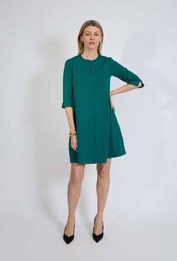 Zielona sukienka trapezowa z rękawem 3/4