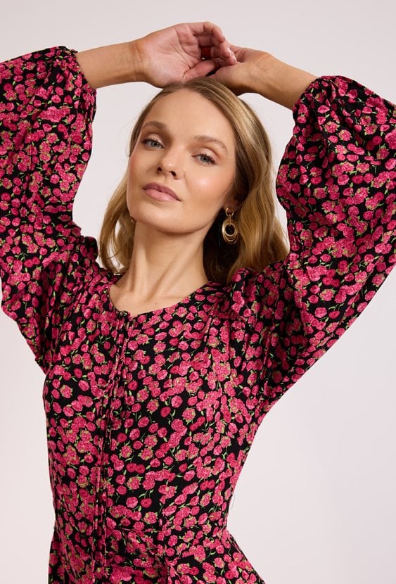 Długa sukienka w kwiaty