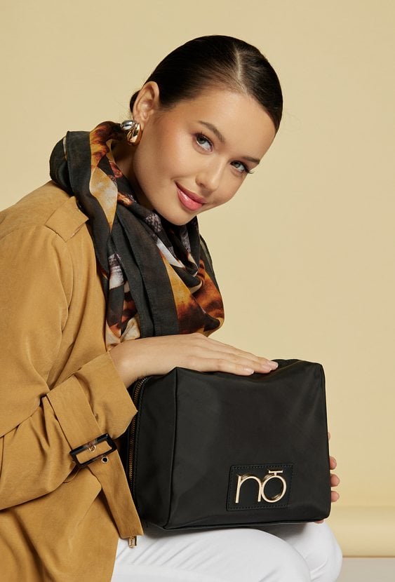 Praktyczna kosmetyczka damska