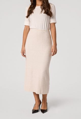 Beżowa spódnica dzianinowa midi ołówkowa