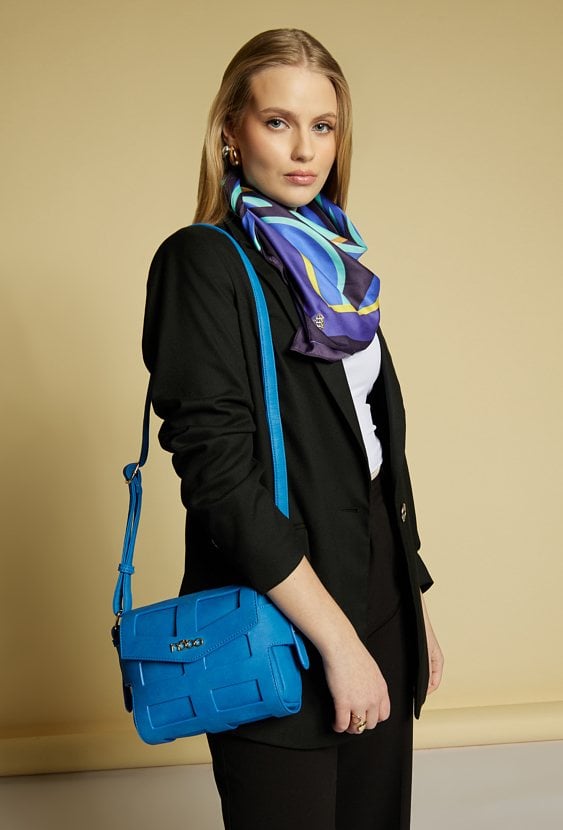 Mała torebka na pasku