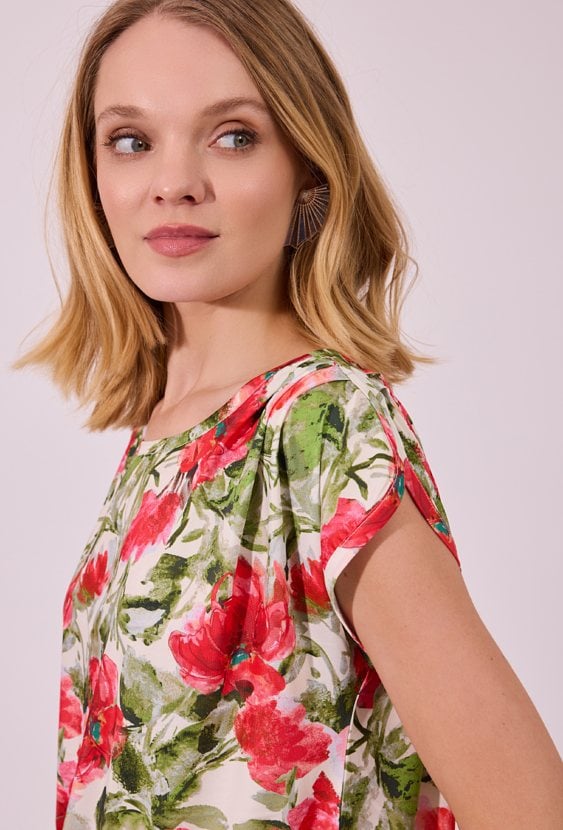 Bluzka damska czerwona w kwiaty – elegancka, krótki rękaw