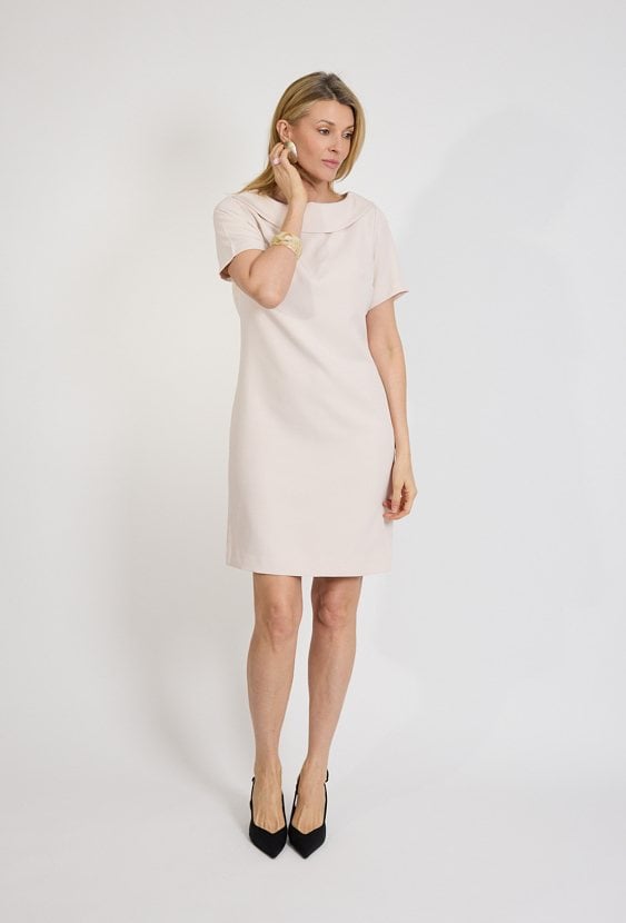 Sukienka beżowa trapezowa