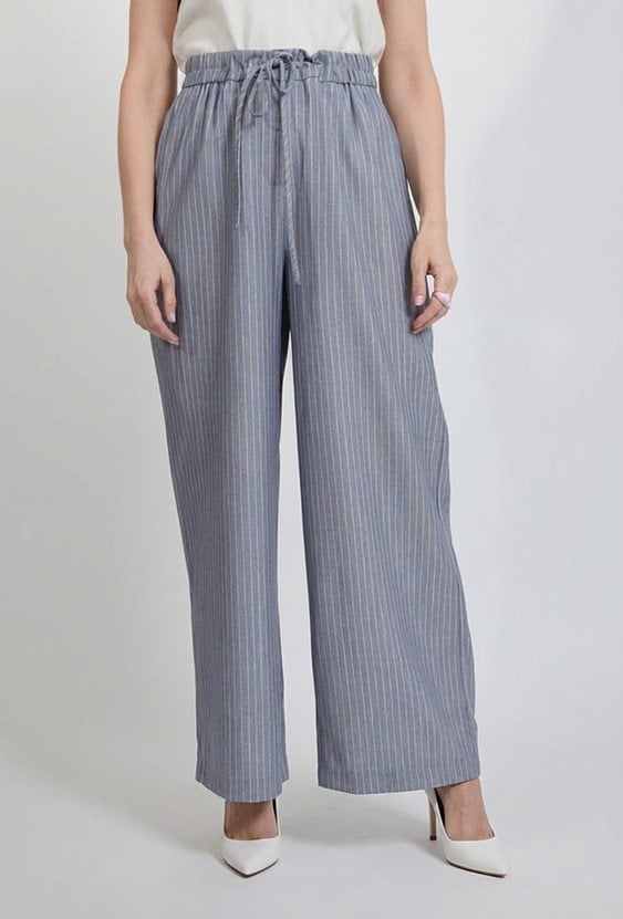 Szare eleganckie spodnie damskie w paski z wiązaną talią