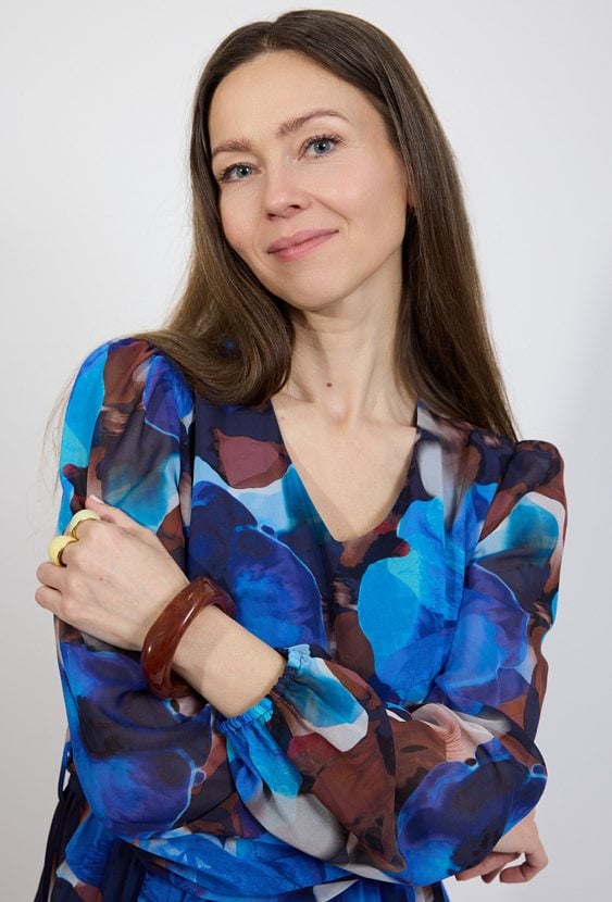 Sukienka damska w niebieski kwiatowy wzór