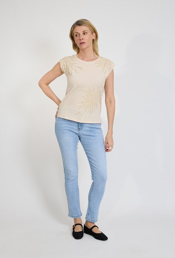 Beżowy t-shirt damski z nadrukiem