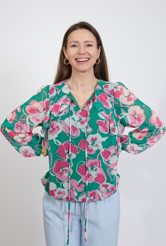 Zielona bluzka damska w kwiaty